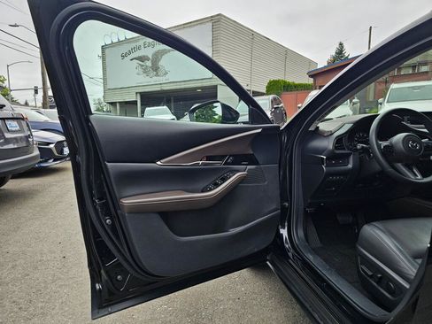 Used 2025 MAZDA CX-30 AWD 2.5 S w/ Premium Package image 18