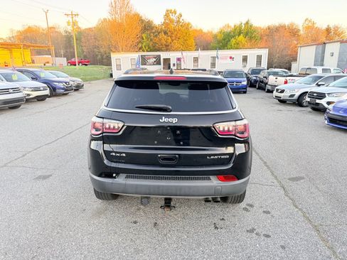 Used 2018 Jeep Compass Limited w/ Navigation Group AWD/4WD image 4