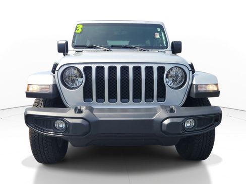 Used 2023 Jeep Wrangler Unlimited Sahara AWD/4WD image 2