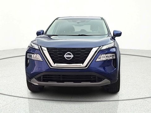 Used 2023 Nissan Rogue SV image 2