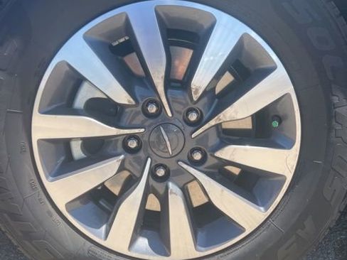 Used 2023 Chrysler Pacifica Limited image 39