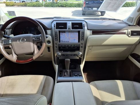 Used 2018 Lexus GX 460 Premium w/ Premium Package AWD/4WD image 20
