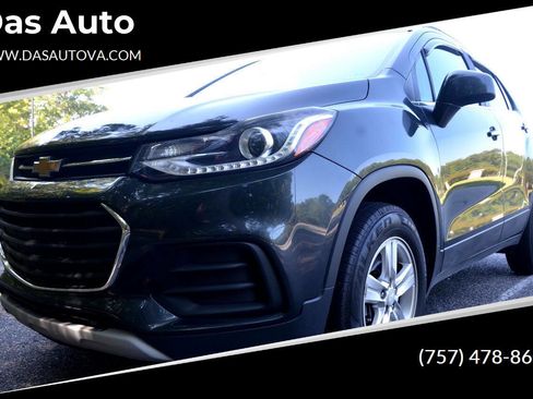 Used 2018 Chevrolet Trax LT w/ LT Convenience Package image 1