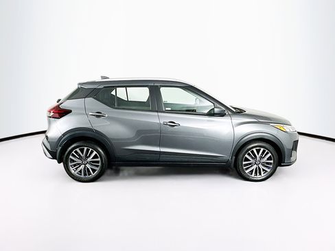 Used 2024 Nissan Kicks SV image 10