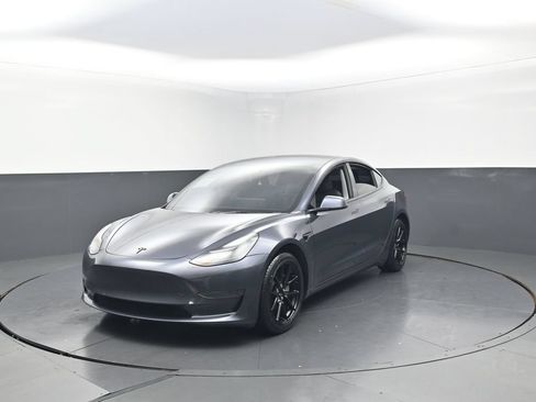 Used 2023 Tesla Model 3 Standard Range RWD image 4