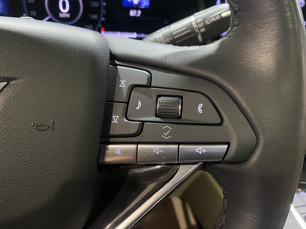 Used 2023 Cadillac Escalade ESV Premium Luxury AWD/4WD image 11