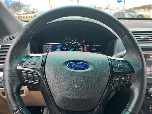 Used 2016 Ford Explorer XLT w/ Equipment Group 202A image 50