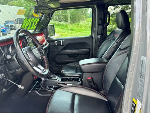 Used 2020 Jeep Wrangler Unlimited Rubicon w/ LED Lighting Group AWD/4WD image 15