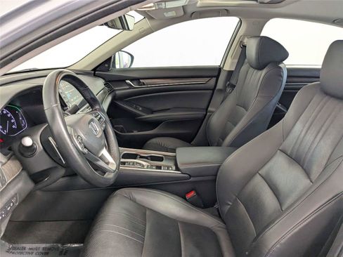 Used 2018 Honda Accord Touring image 8
