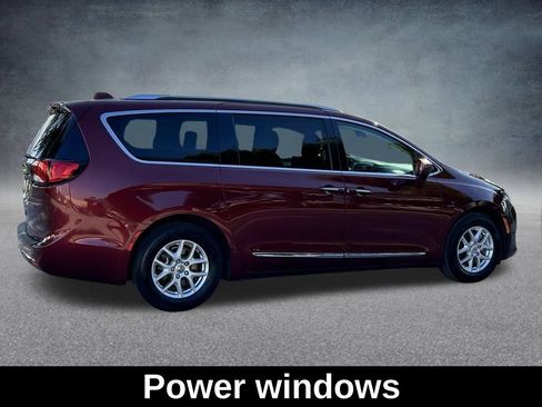 Certified 2020 Chrysler Pacifica Touring-L image 6