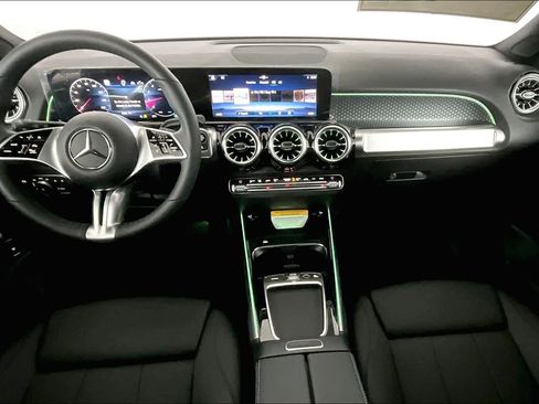 New 2026 Mercedes-Benz GLB 250 image 8