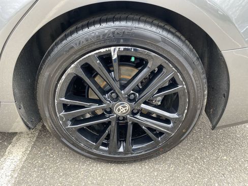 Used 2025 Toyota Camry SE image 12