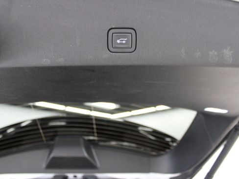 Certified 2024 Cadillac XT6 Premium Luxury image 12