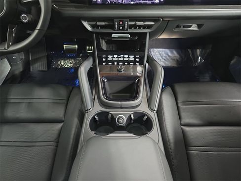 Used 2025 Porsche Cayenne GTS image 20