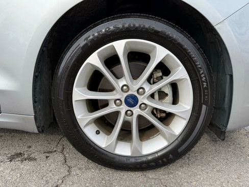 Used 2020 Ford Fusion SE image 11