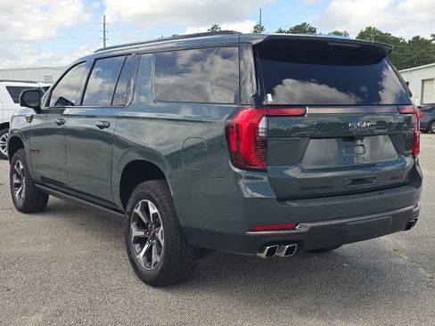 Used 2025 GMC Yukon XL AT4 Ultimate AWD/4WD image 3