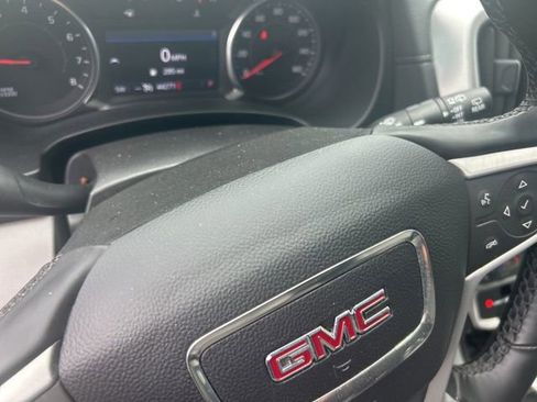 Used 2024 GMC Terrain SLT FWD image 31