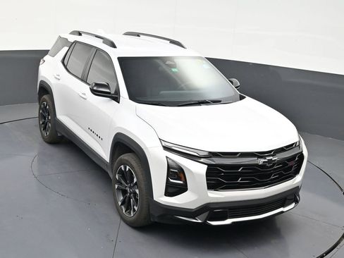 Used 2025 Chevrolet Equinox RS FWD image 18