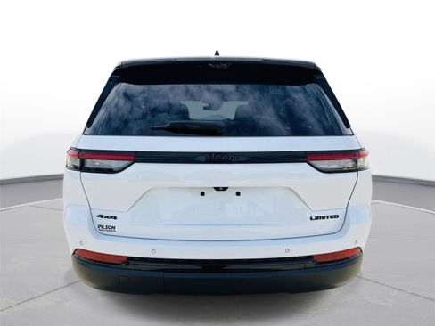 Used 2023 Jeep Grand Cherokee Limited w/ Luxury Tech Group II image 39