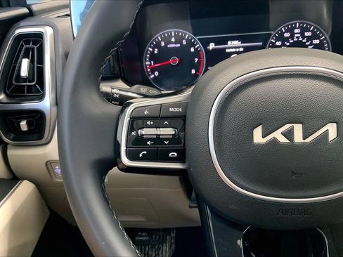 Used 2023 Kia Sorento S w/ Panoramic Sunroof Package FWD image 21