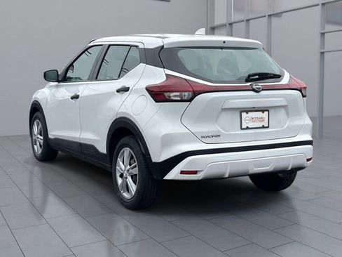 Used 2022 Nissan Kicks S FWD image 6