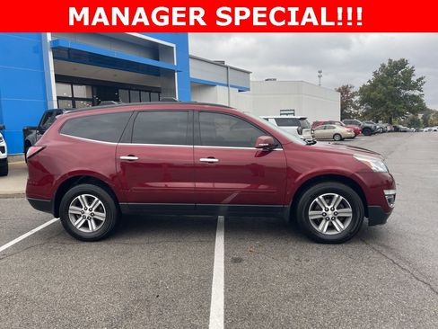 Used 2017 Chevrolet Traverse LT image 6