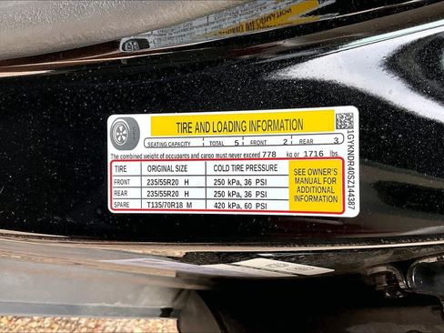 Used 2025 Cadillac XT5 Premium Luxury AWD/4WD image 33