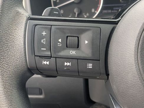 Used 2023 Nissan Rogue SV FWD image 17
