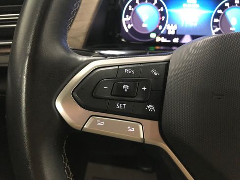 Used 2025 Volkswagen Atlas SE FWD image 20