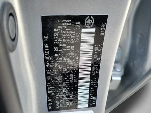 Used 2025 Toyota Camry LE FWD image 32