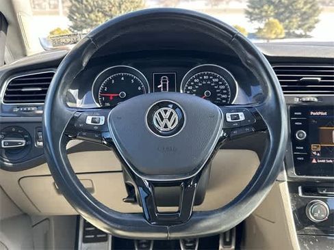 Used 2019 Volkswagen Golf Alltrack SE image 8