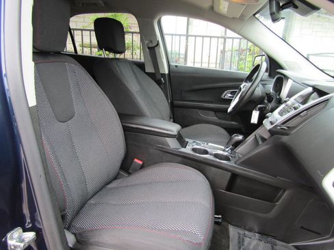 Used 2017 Chevrolet Equinox LT w/ Convenience Package image 11