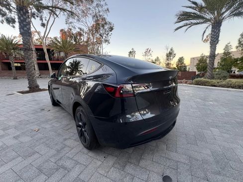 Used 2024 Tesla Model Y Long Range AWD/4WD image 7