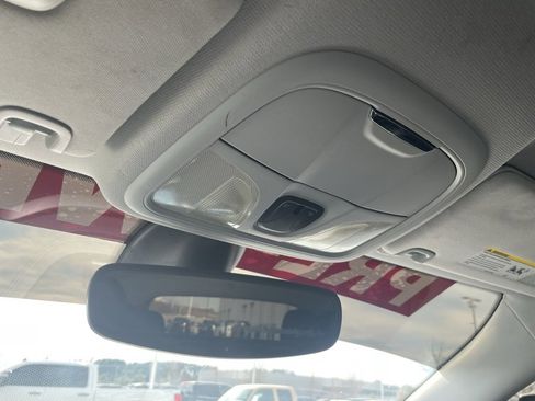 Used 2019 Jeep Cherokee Latitude Plus w/ Comfort/Convenience Group image 20