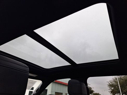 Used 2025 Toyota Tundra Limited image 32