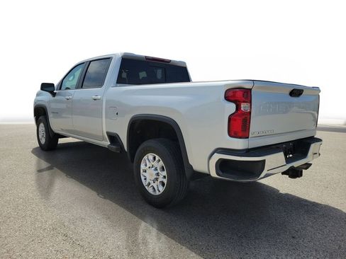 Used 2023 Chevrolet Silverado 2500 LT w/ Convenience Package AWD/4WD image 3