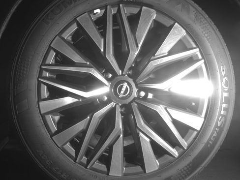 Used 2025 Nissan Altima 2.5 SV image 14