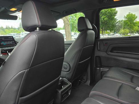 Used 2025 Honda Odyssey Sport-L image 19