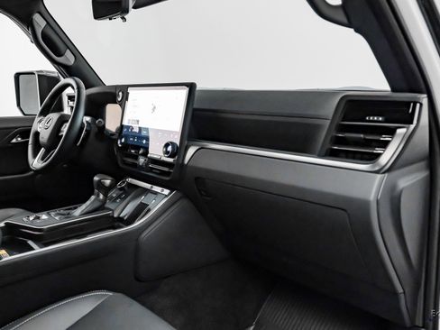 Used 2025 Lexus GX 550 image 44