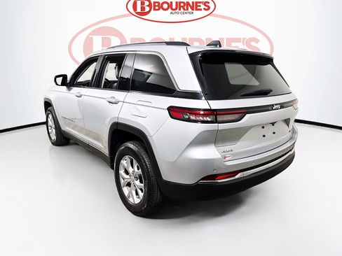 Used 2023 Jeep Grand Cherokee Limited AWD/4WD image 9