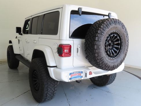 Used 2023 Jeep Wrangler Unlimited Sahara AWD/4WD image 6