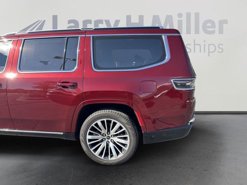 New 2024 Jeep Grand Wagoneer Series III w/ HD Trailer Tow Package image 13