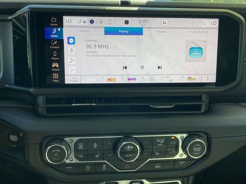 New 2025 Jeep Gladiator High Tide image 27