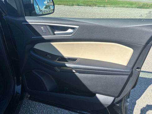 Used 2018 Ford Edge SEL w/ Equipment Group 201A AWD/4WD image 28