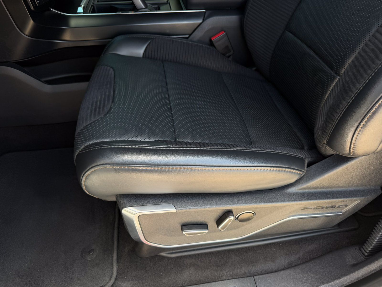 Used 2023 Ford F150 Raptor AWD/4WD image 15
