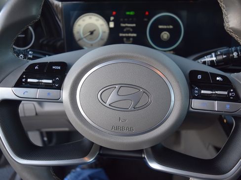 Used 2024 Hyundai Elantra SEL w/ Convenience Package image 10