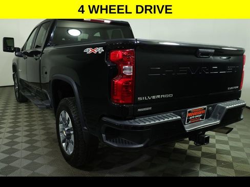 Used 2024 Chevrolet Silverado 2500 Custom image 4