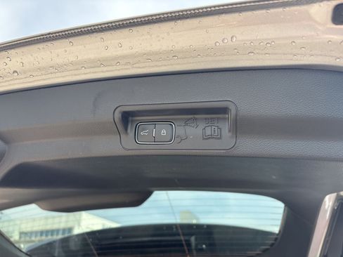Used 2023 Ford Explorer XLT w/ Equipment Group 202A AWD/4WD image 13