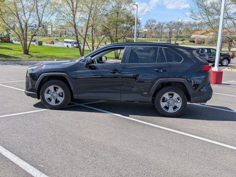 Used 2025 Toyota RAV4 LE image 8