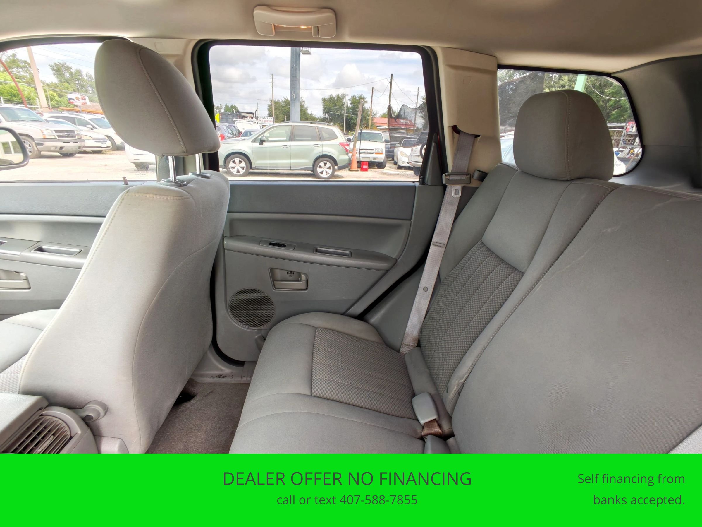 Used 2006 Jeep Grand Cherokee Laredo w/ Cargo Convenience Group RWD image 12